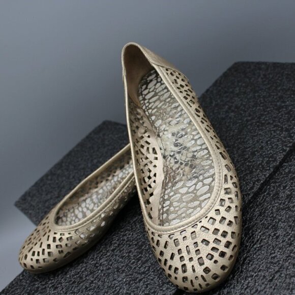 Gianna Bini Gold Flats Women's Size 6.5M - Picture 1 of 6